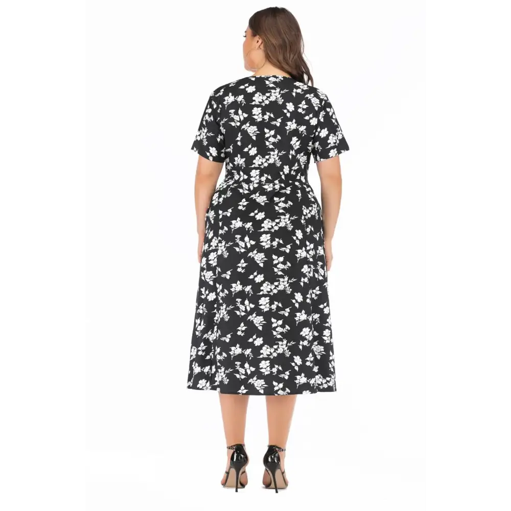 Plus Size Floral Maxi Dress - V-Neck with Pockets - Thick & Beautiful